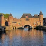 Stijlvol Ruim Studio-Appartement Nabij Historisch Centrum