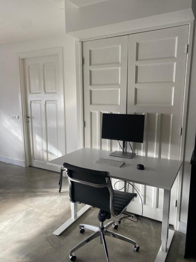 Stijlvol Ruim Studio-appartement Nabij Historisch Centrum Appartement *